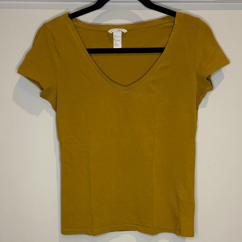🔥4/$20 H&M Mustard Yellow Short Sleeve Tee🔥